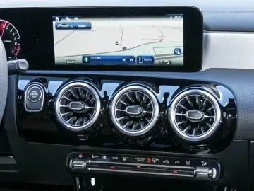 Mercedes-Benz CLA 250 e Coupé AMG