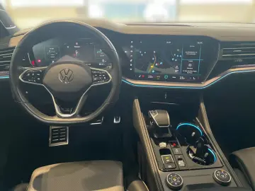 Volkswagen Touareg R-Line 3 0 TDI 286 PS Nav