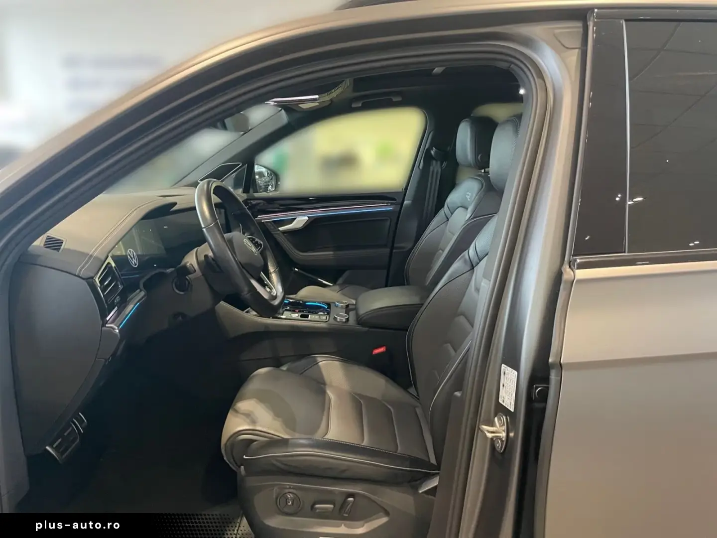 Volkswagen Touareg R-Line 3 0 TDI 286 PS Nav