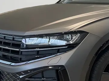 Volkswagen Touareg R-Line 3 0 TDI 286 PS Nav