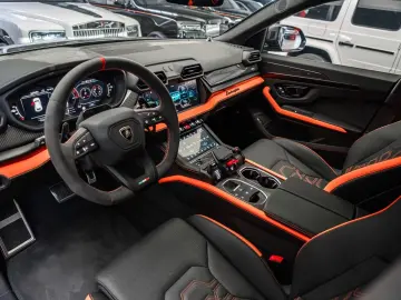 URUS 4.0 V8 SE   Carbon   3D Sound   2026