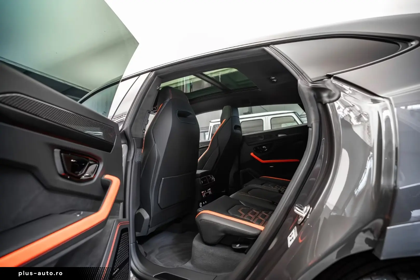 URUS 4.0 V8 SE   Carbon   3D Sound   2026