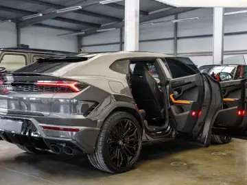 URUS 4.0 V8 SE   Carbon   3D Sound   2026