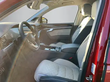 Volkswagen Touareg R-Line 3.0TDI  AHK HUD