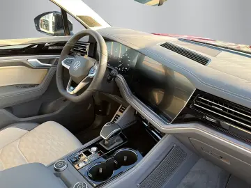 Volkswagen Touareg R-Line 3.0TDI  AHK HUD