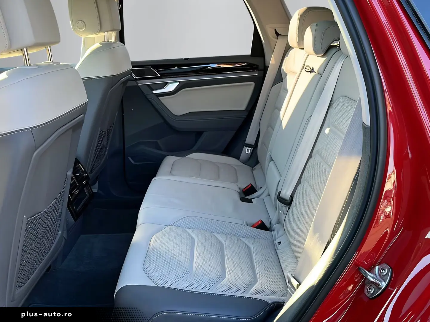 Volkswagen Touareg R-Line 3.0TDI  AHK HUD