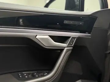 VW Touareg 3.0 TDI 4M R-Line  AHK  StdHzg  Luftf.