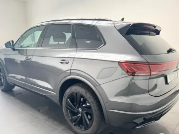 VW Touareg 3.0 TDI 4M R-Line  AHK  StdHzg  Luftf.