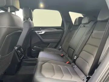 VW Touareg 3.0 TDI 4M R-Line  AHK  StdHzg  Luftf.