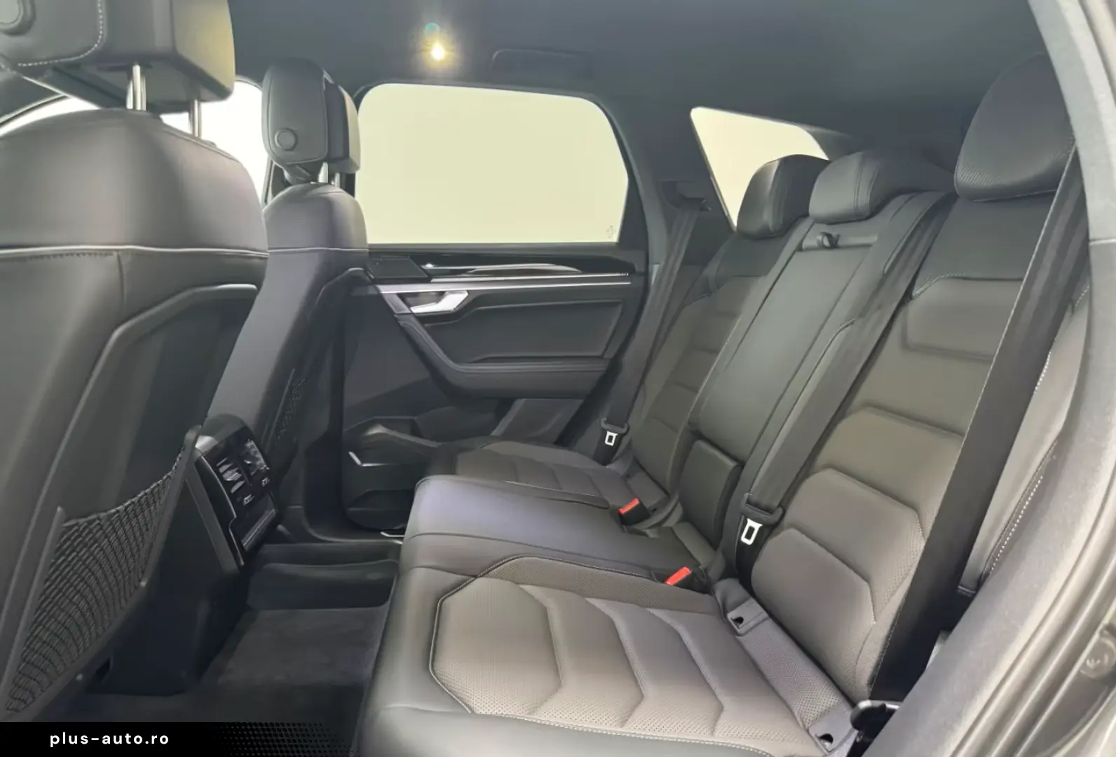 VW Touareg 3.0 TDI 4M R-Line  AHK  StdHzg  Luftf.