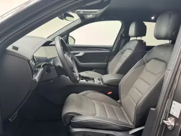 VW Touareg 3.0 TDI 4M R-Line  AHK  StdHzg  Luftf.