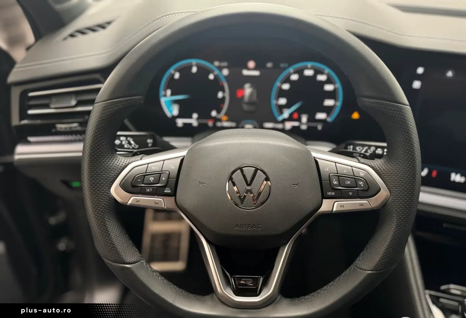 VW Touareg 3.0 TDI 4M R-Line  AHK  StdHzg  Luftf.