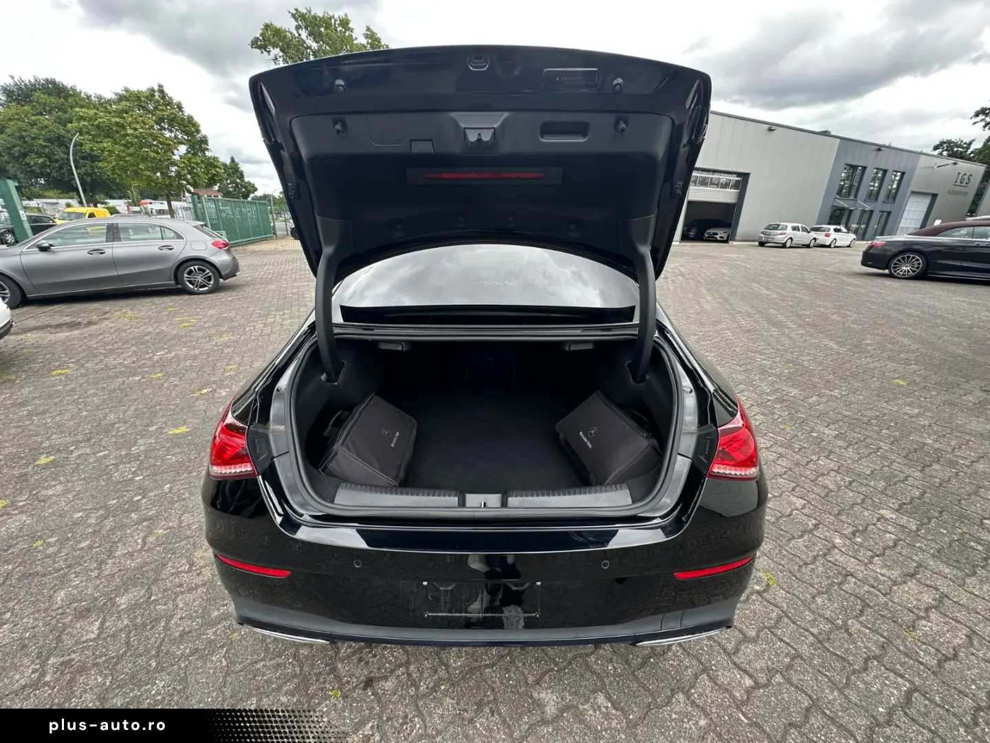 MERCEDES-BENZ CLA 250 e DCT AMG Line LED Kamera Night Paket