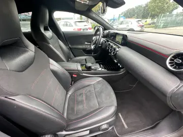 MERCEDES-BENZ CLA 250 e DCT AMG Line LED Kamera Night Paket