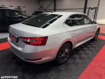 Skoda Superb 2.0 TDI DSG Style