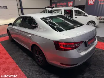 Skoda Superb 2.0 TDI DSG Style