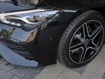 Mercedes-Benz CLA 200 Coupé AMG - 360 - Pano