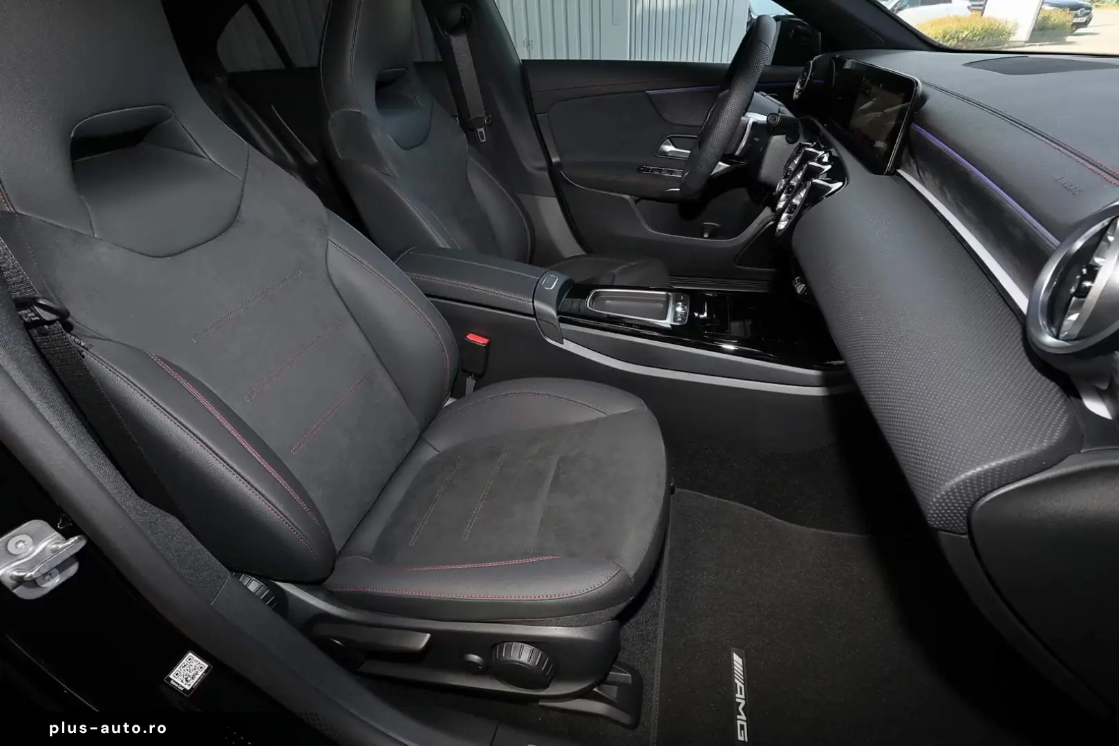 Mercedes-Benz CLA 200 Coupé AMG - 360 - Pano