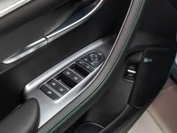 BYD SEAL U SUV   2025-12   DM-i Pack Boost