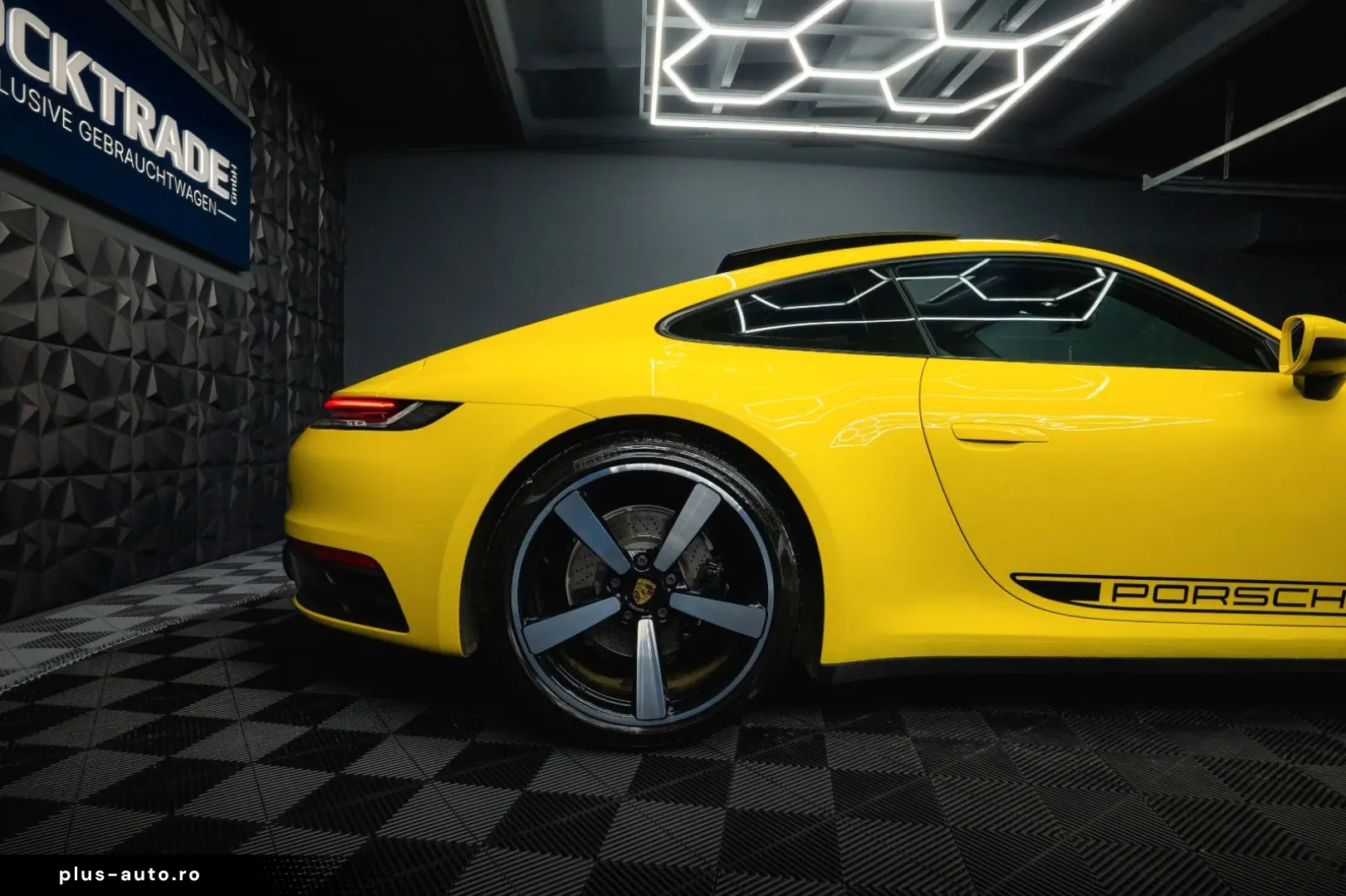 PORSCHE 992 911 Carrera 4 S Sport-Chrono  Pano LED BOSE