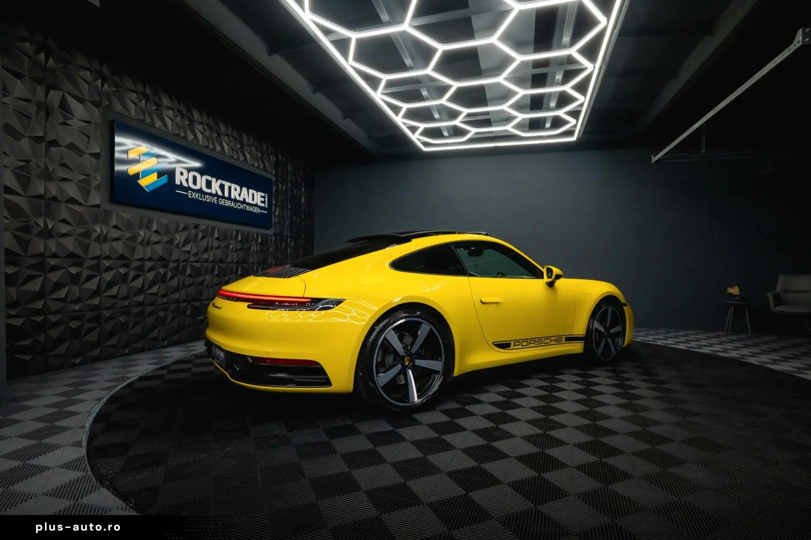 PORSCHE 992 911 Carrera 4 S Sport-Chrono  Pano LED BOSE