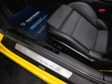 PORSCHE 992 911 Carrera 4 S Sport-Chrono  Pano LED BOSE