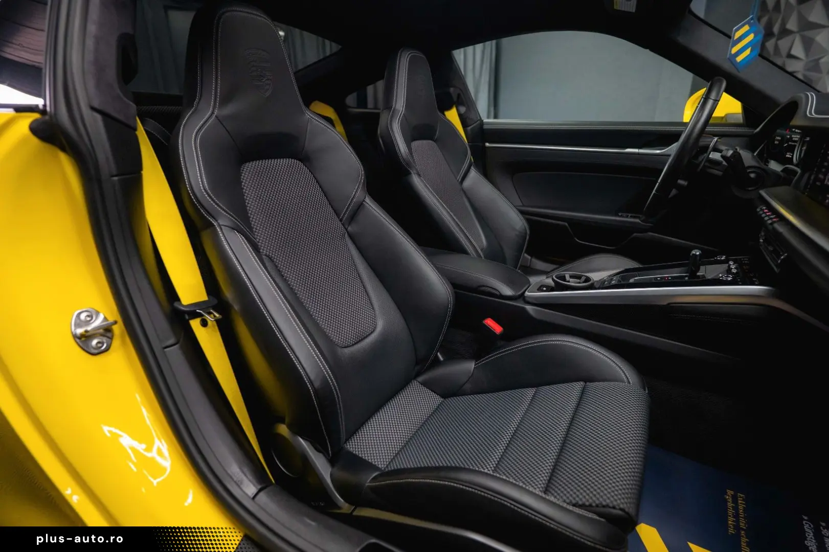 PORSCHE 992 911 Carrera 4 S Sport-Chrono  Pano LED BOSE