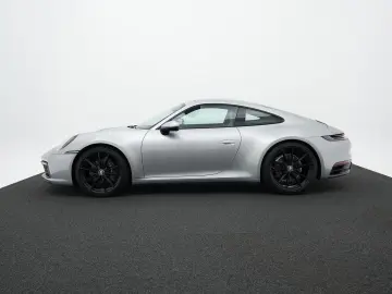 PORSCHE 992 Carrera 4