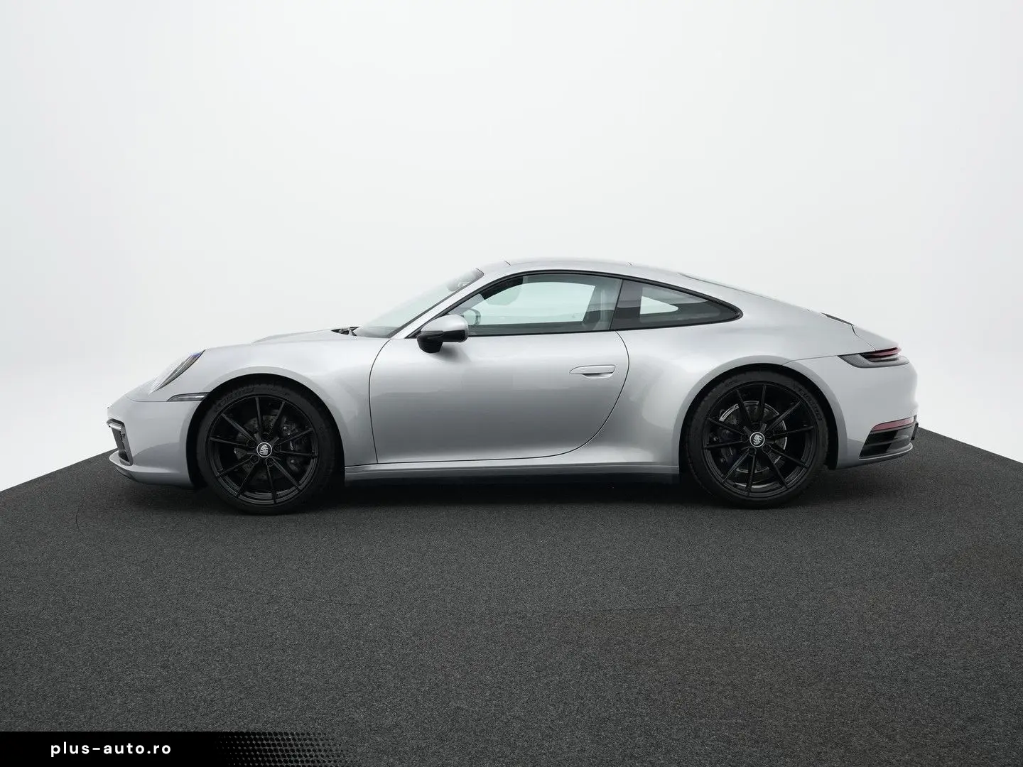 PORSCHE 992 Carrera 4