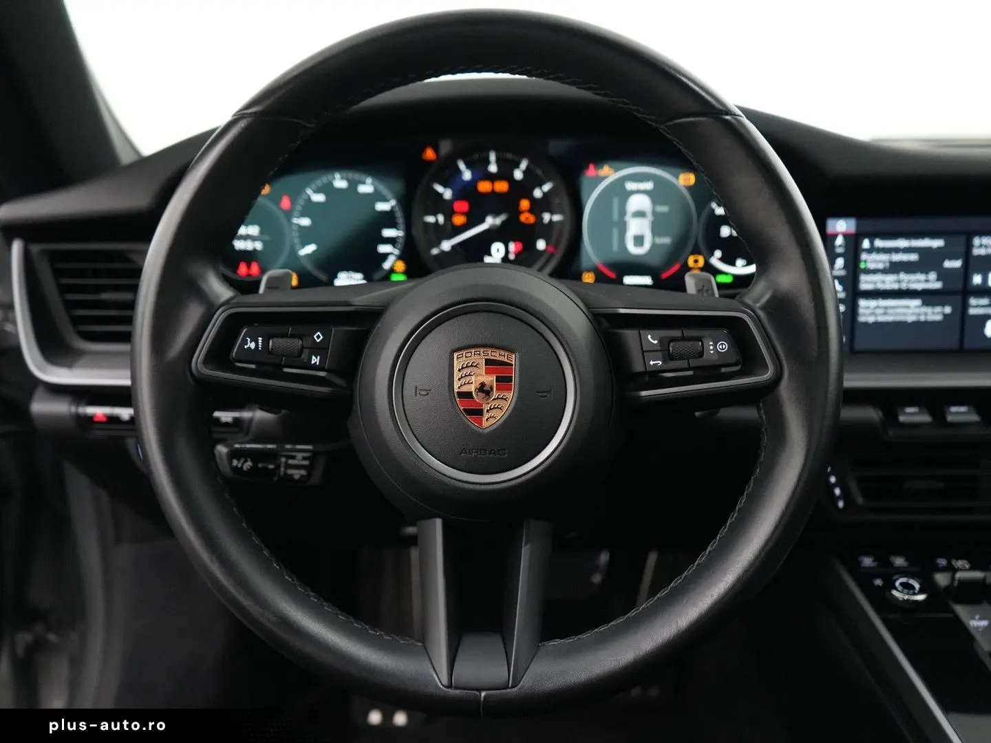 PORSCHE 992 Carrera 4