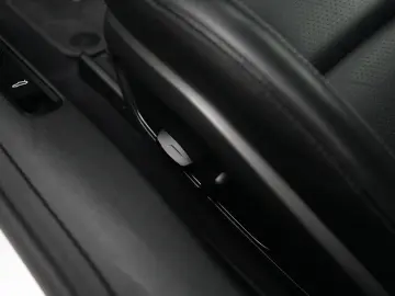 PORSCHE 992 Carrera 4