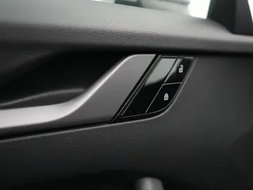 PORSCHE 992 Carrera 4