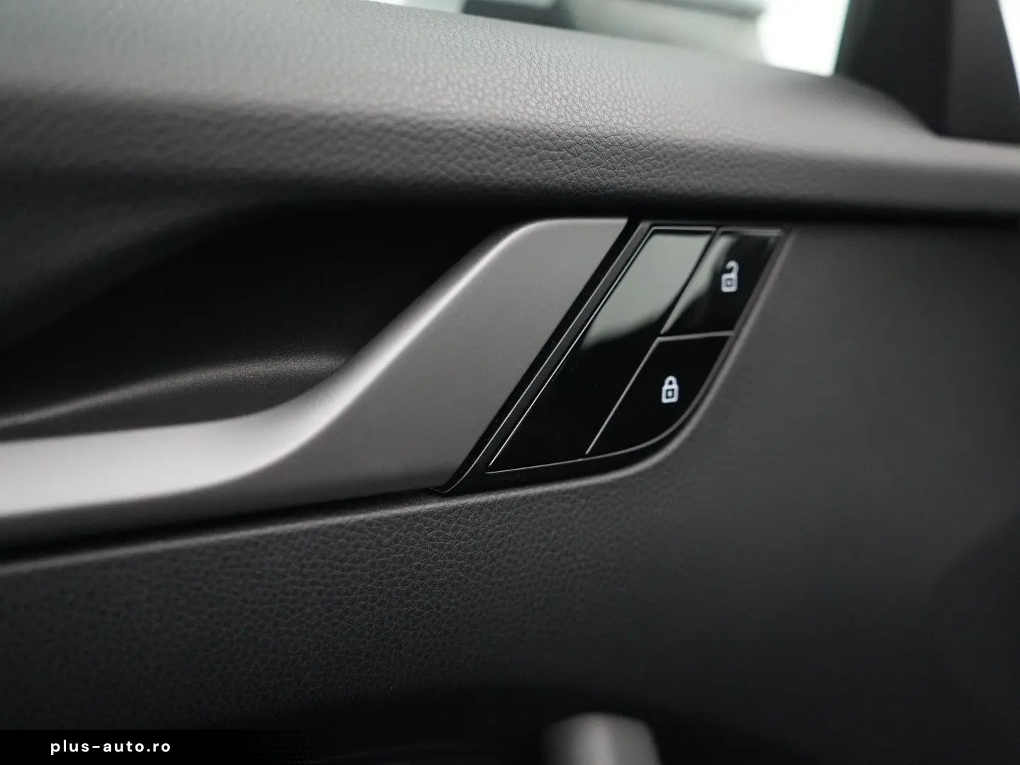 PORSCHE 992 Carrera 4