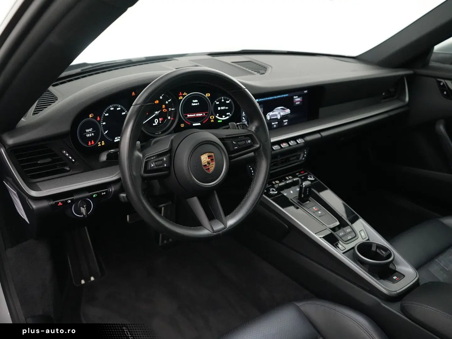 PORSCHE 992 Carrera 4