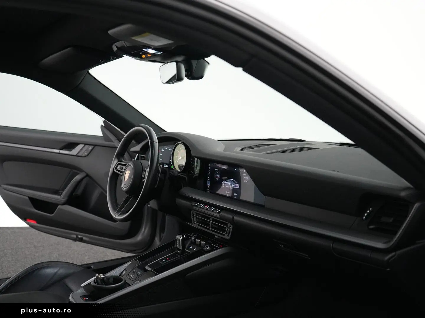 PORSCHE 992 Carrera 4