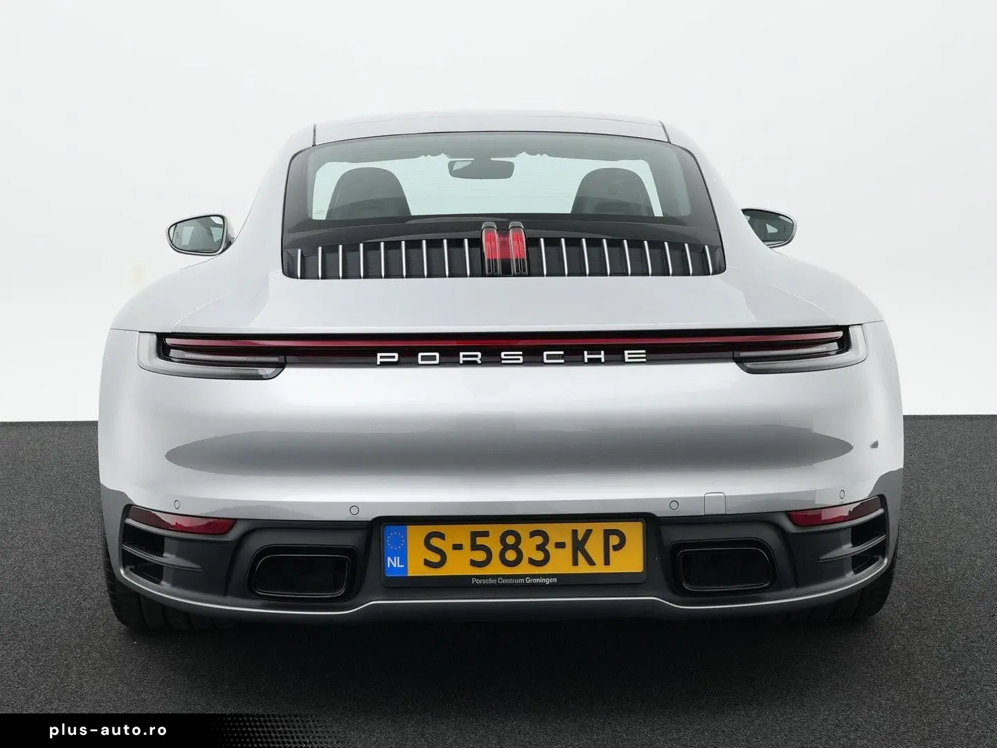 PORSCHE 992 Carrera 4