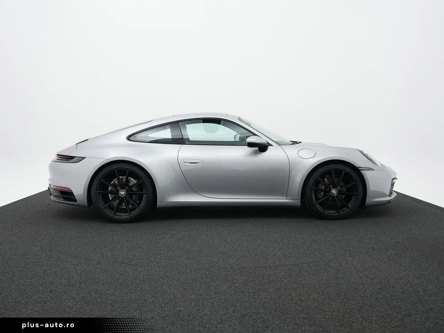 PORSCHE 992 Carrera 4