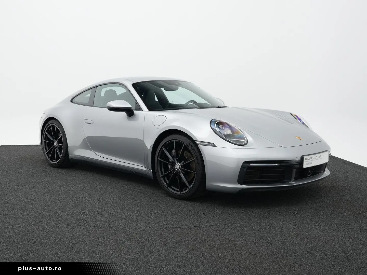 PORSCHE 992 Carrera 4