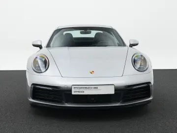 PORSCHE 992 Carrera 4