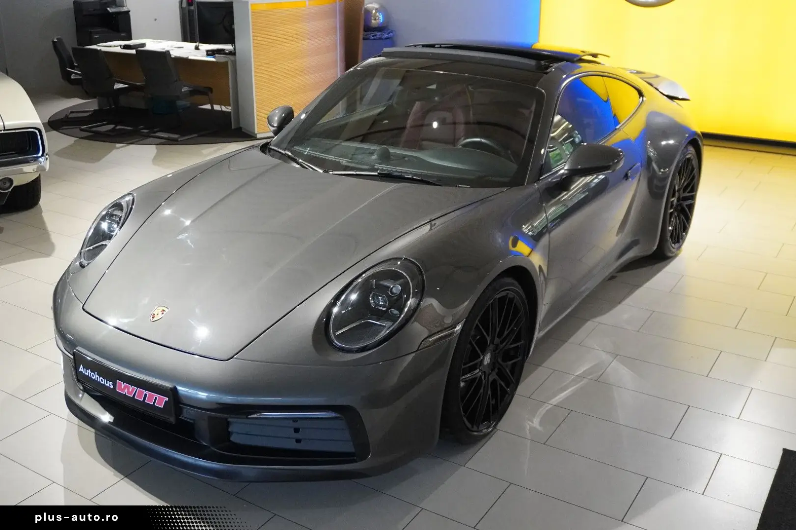 PORSCHE 911 Carrera 4S ~Chrono~Pano~360 ~Bose~PASM~