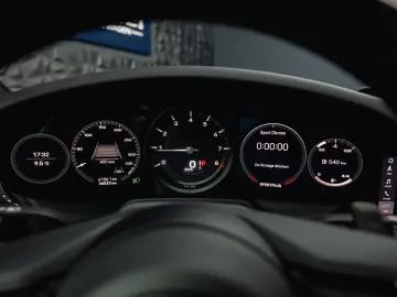 PORSCHE 992 911 Carrera 4 S TECHART AKRAPOVIC 111 Punkte