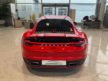 PORSCHE 911 Carrera 4 Porsche Approved bis 06 2026 Navi
