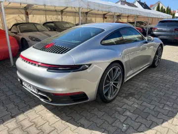 PORSCHE 992 911 Carrera 4 Garantie 2 . Jahre Top Zustand