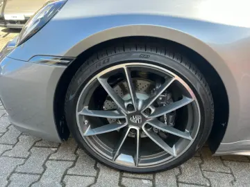 PORSCHE 992 911 Carrera 4 Garantie 2 . Jahre Top Zustand