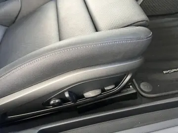 PORSCHE 992 911 Carrera 4 Garantie 2 . Jahre Top Zustand