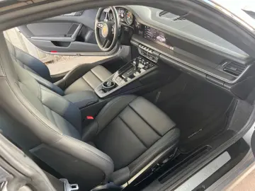 PORSCHE 992 911 Carrera 4 Garantie 2 . Jahre Top Zustand