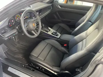 PORSCHE 992 911 Carrera 4 Garantie 2 . Jahre Top Zustand