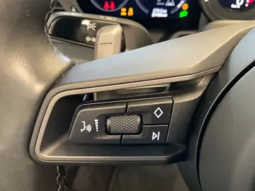 PORSCHE 992 Carrera 4 Cabriolet Aut 2.Hand Approved