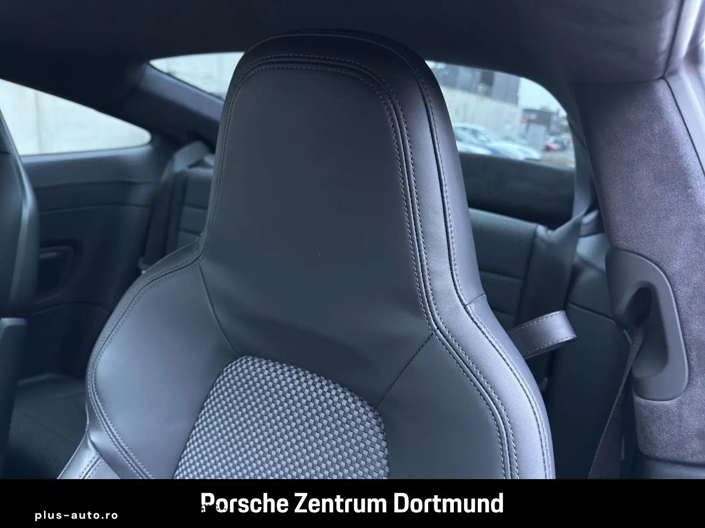 PORSCHE 992 911 Carrera 4 Liftsystem-VA Nachtsicht