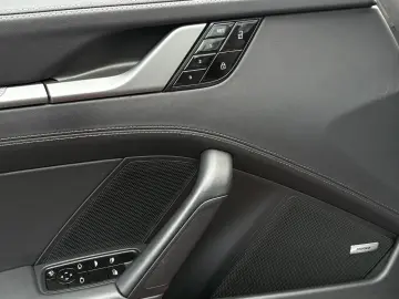 PORSCHE 992 911 CARRERA4 BOSE LEDER CHRONO KAMERA MEMORY